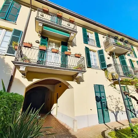 Daire Suprema House, Jacuzzi, Lake 50mt